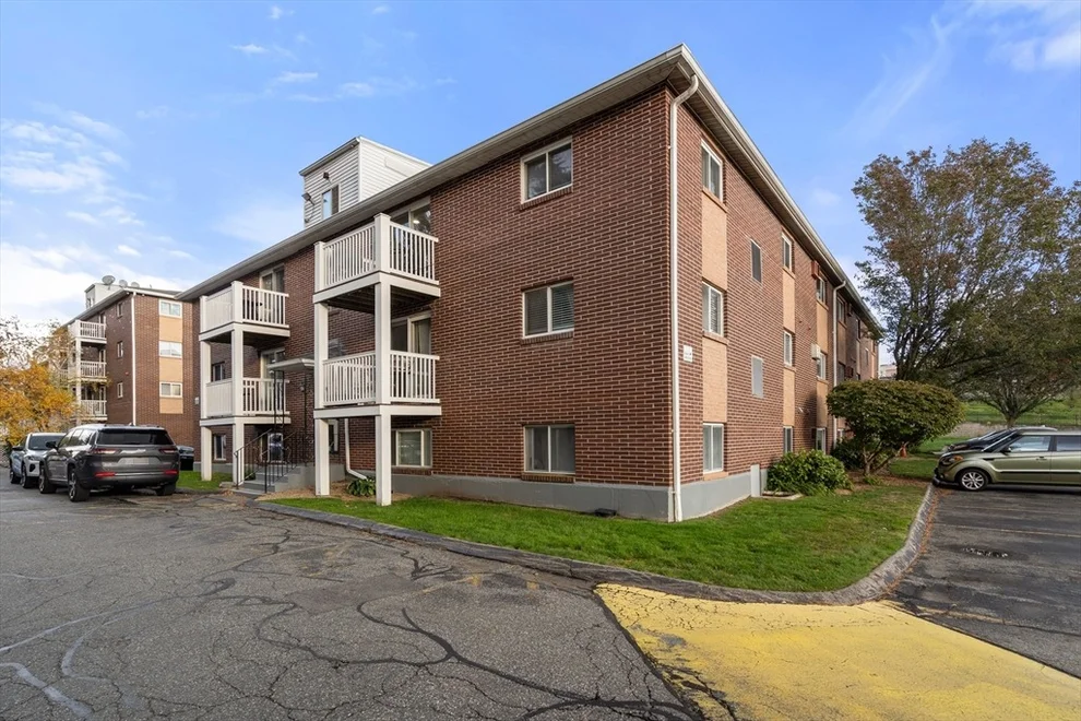 Unit for sale at 596 Boston Post Rd E, Marlborough, MA 01752