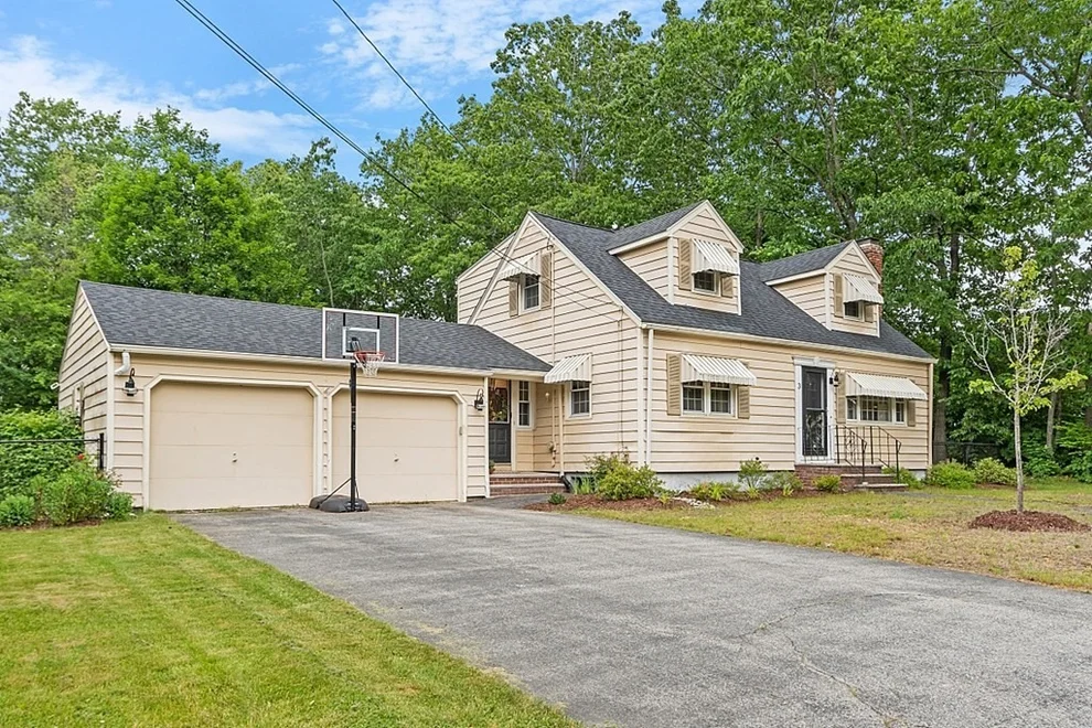 Unit for sale at 3 Butternut Lane, Methuen, MA 01844