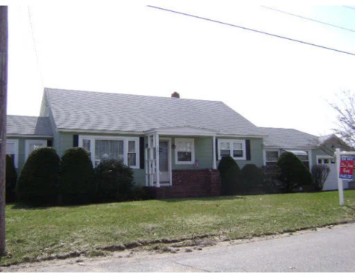 Unit for sale at 106 Gilmore St, Lowell, MA 01854