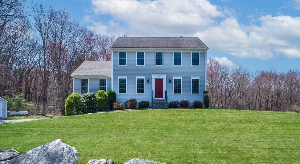 Unit for sale at 25 East St, Uxbridge, MA 01569