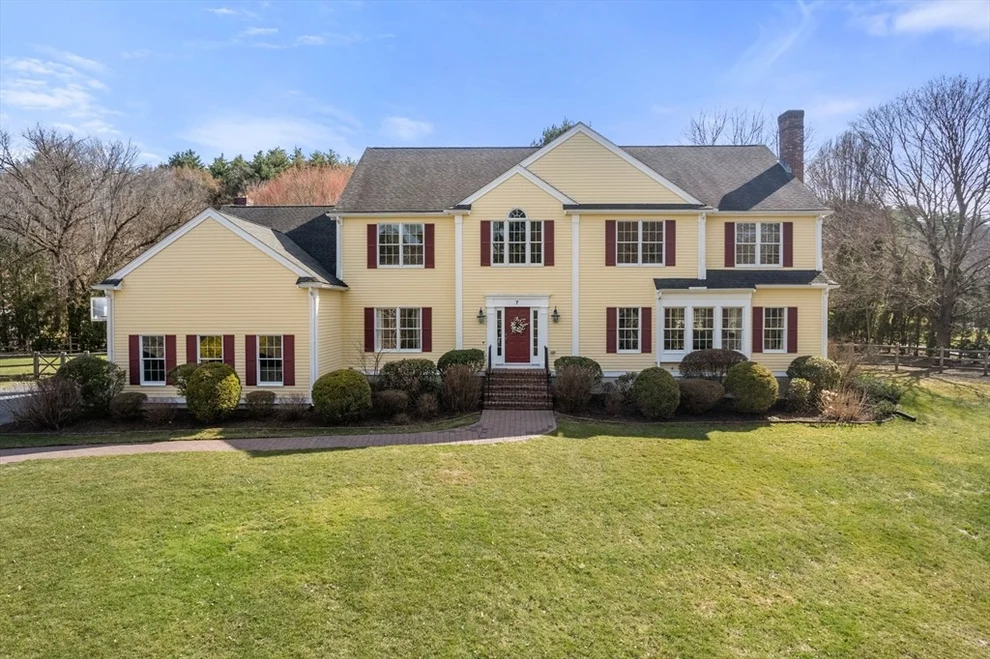 Unit for sale at 7 Thompson Drive, Sudbury, MA 01776