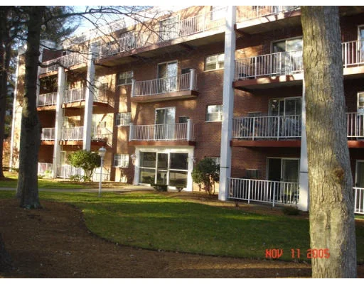 Unit for sale at 60 Greentree Ln, Weymouth, MA 02190
