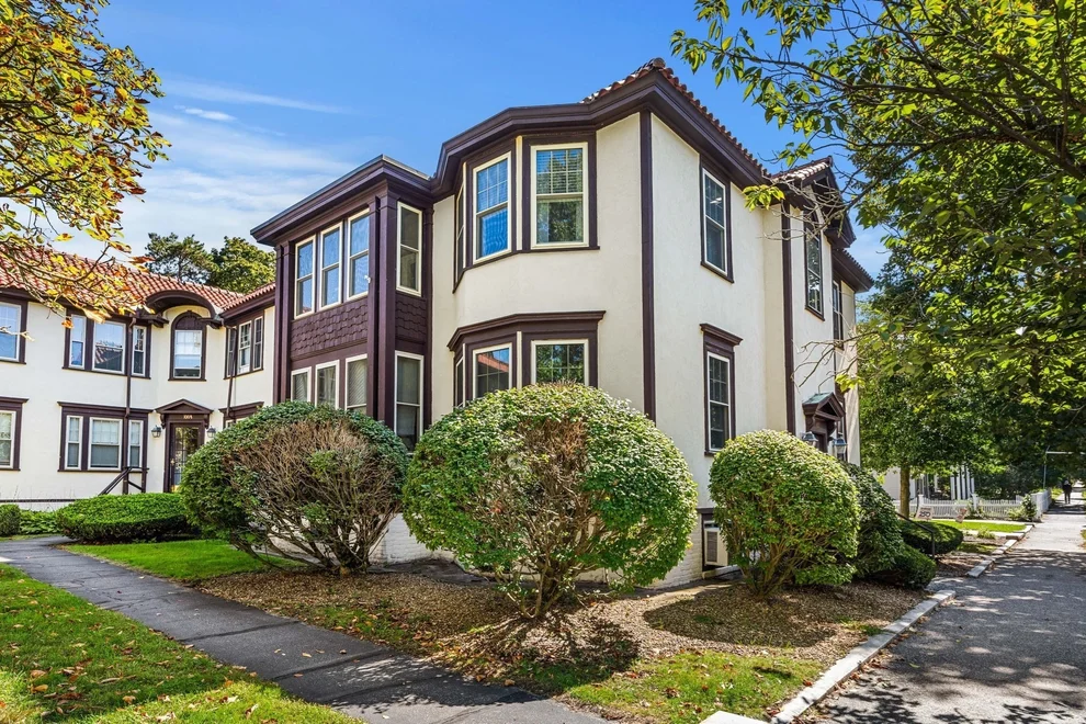 Unit for sale at 102 Main Street, Andover, MA 01810