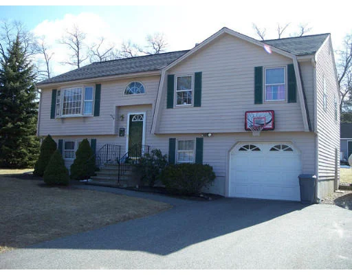Unit for sale at 40 Mollie Drive, Tewksbury, MA 01876