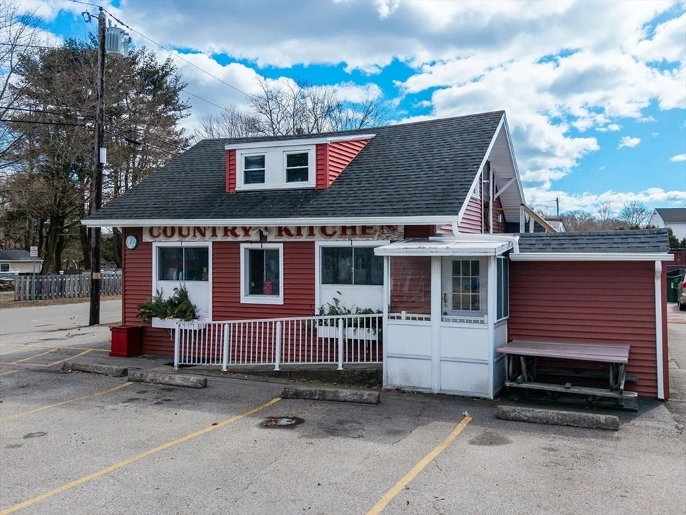 Unit for sale at 469 Taunton Ave, Seekonk, MA 02771