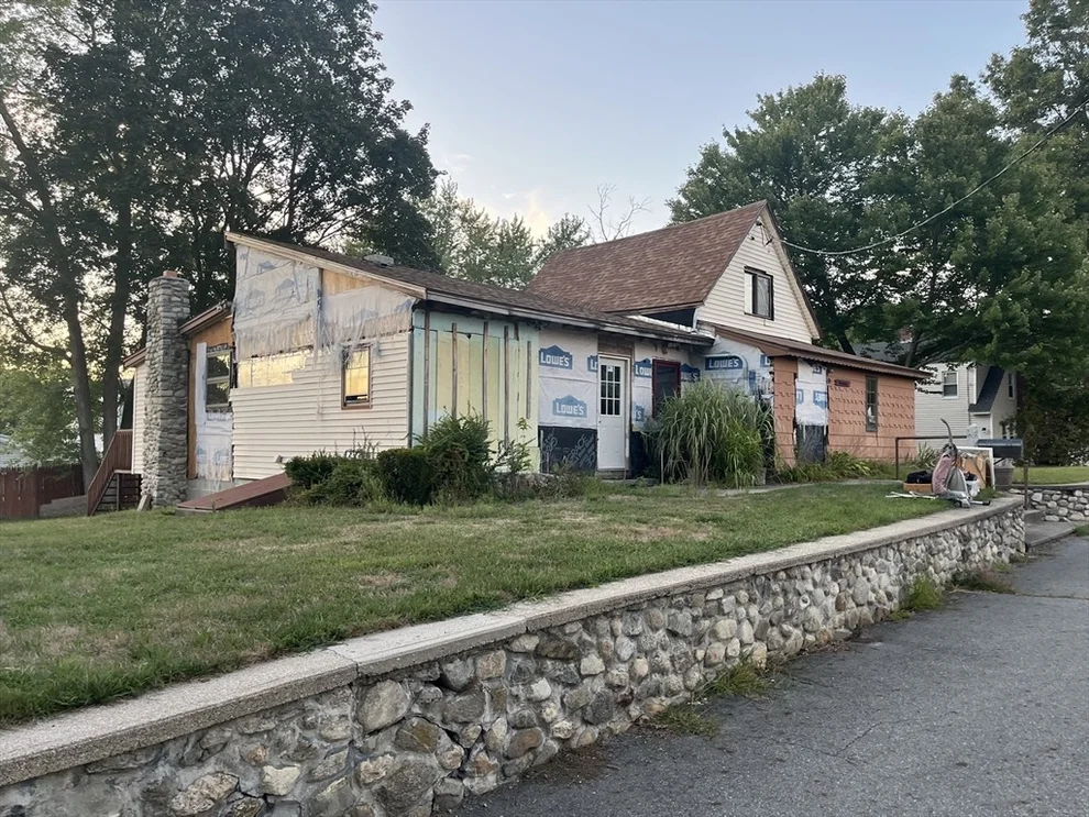 Unit for sale at 17 Vinal St, Dracut, MA 01826