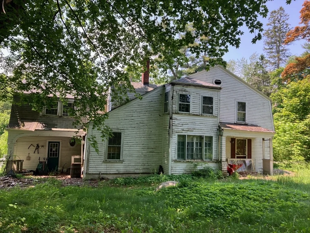 Unit for sale at 19&21 Common St, Petersham, MA 01366