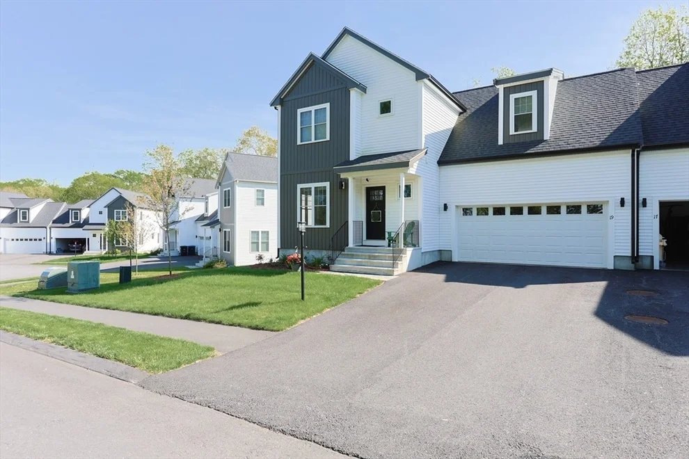 Unit for sale at 19 Millie's Way, Sterling, MA 01564