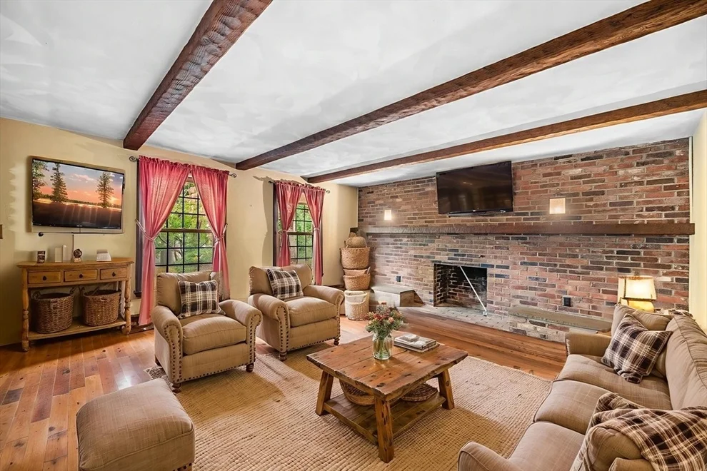 Unit for sale at 60 Pond St, Milton, MA 02186