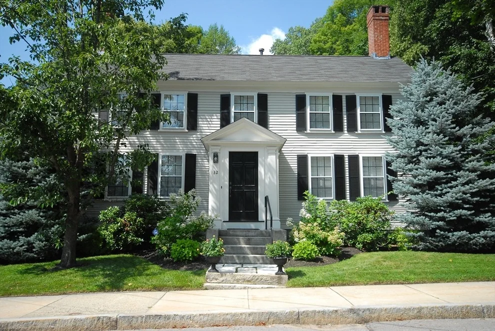 Unit for sale at 32 Court Ln, Concord, MA 01742
