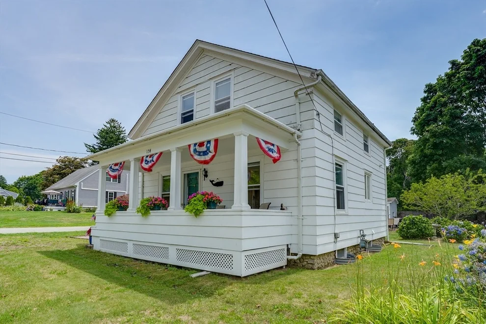 Unit for sale at 154 Calef Ave, Swansea, MA 02777