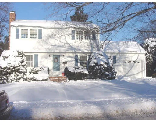 Unit for sale at 29 Wescroft Road, Reading, MA 01867