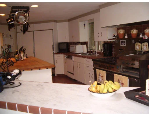 Unit for sale at 8 Thatcher Rd, Plymouth, MA 02360