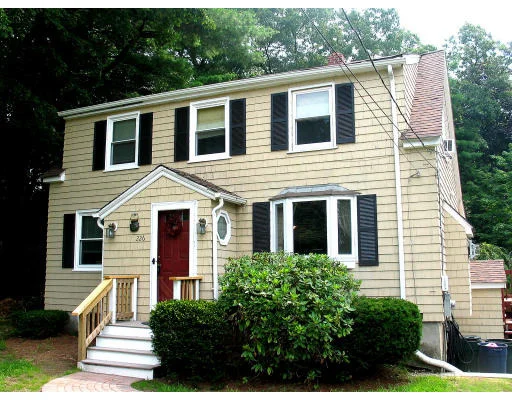 Unit for sale at 226 North St, North Reading, MA 01864