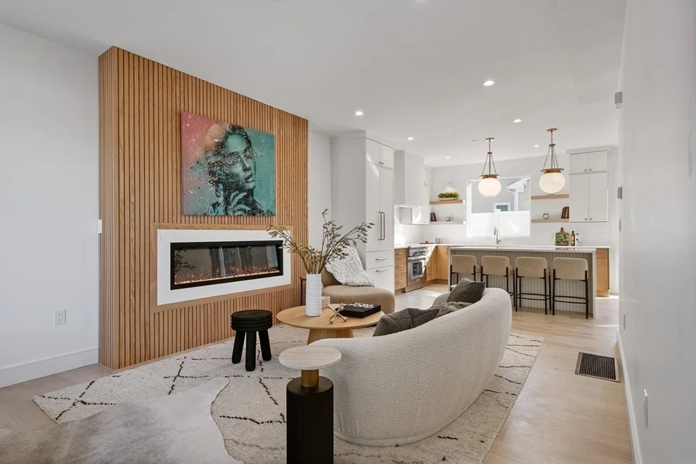 Unit for sale at 15 Jewett Pl, Newton, MA 02458
