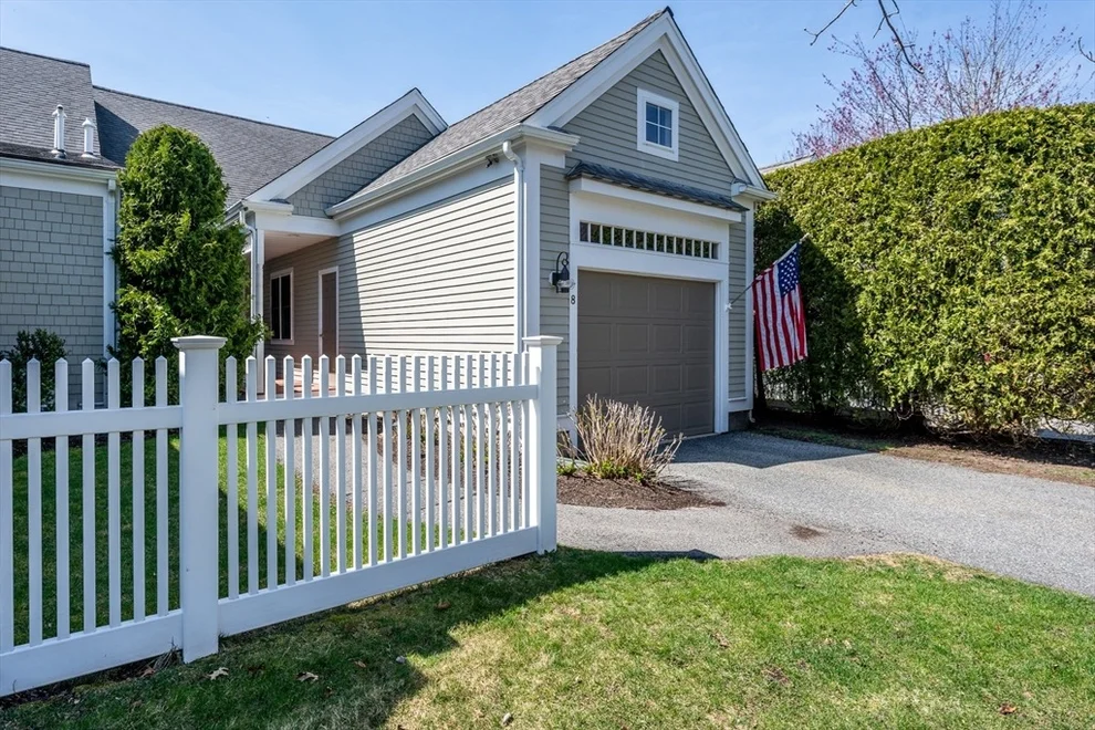 Unit for sale at 8 Hollyhock Knoll Ct, Bourne, MA 02532