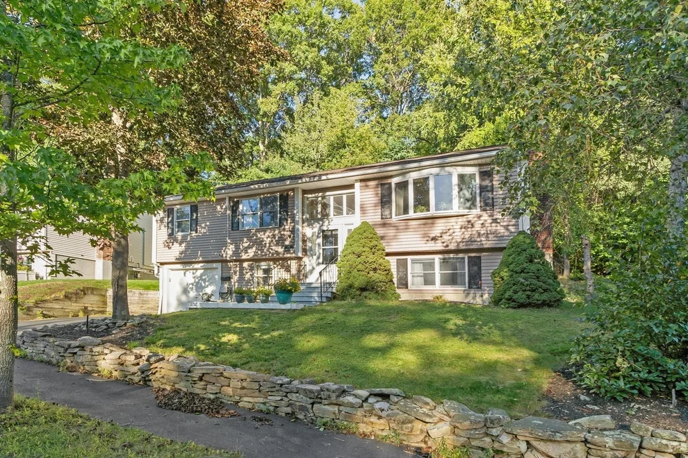 Unit for sale at 77 Darnell Road, Worcester, MA 01606