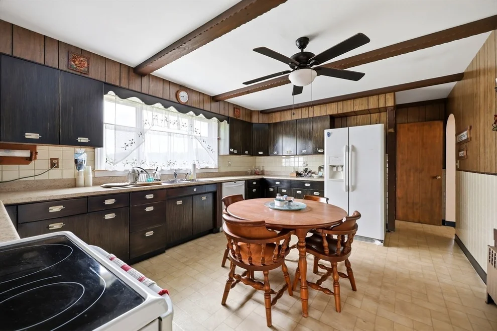 Unit for sale at 107 South St, East Brookfield, MA 01515