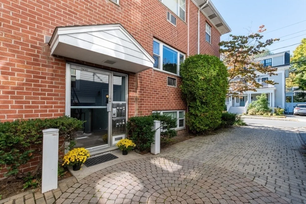 Unit for sale at 104 Trowbridge St, Cambridge, MA 02138