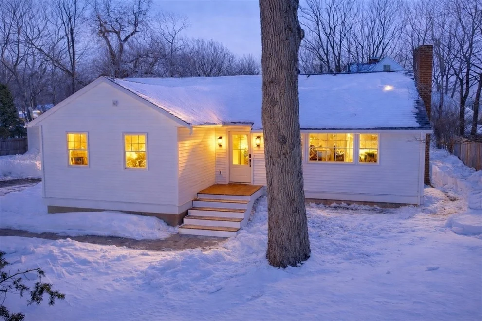Unit for sale at 29 Chief Justice Cushing, Hingham, MA 02043