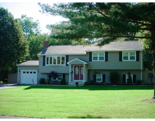 Unit for sale at 19 Queen Anne Way, Stoughton, MA 02072