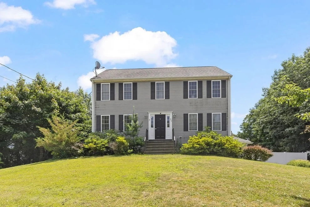 Unit for sale at 413 Huttleston Ave, Fairhaven, MA 02719