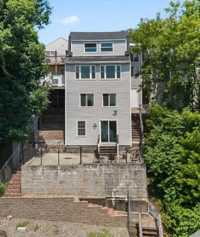 Unit for sale at 20-B Oakland Ave, Shrewsbury, MA 01545