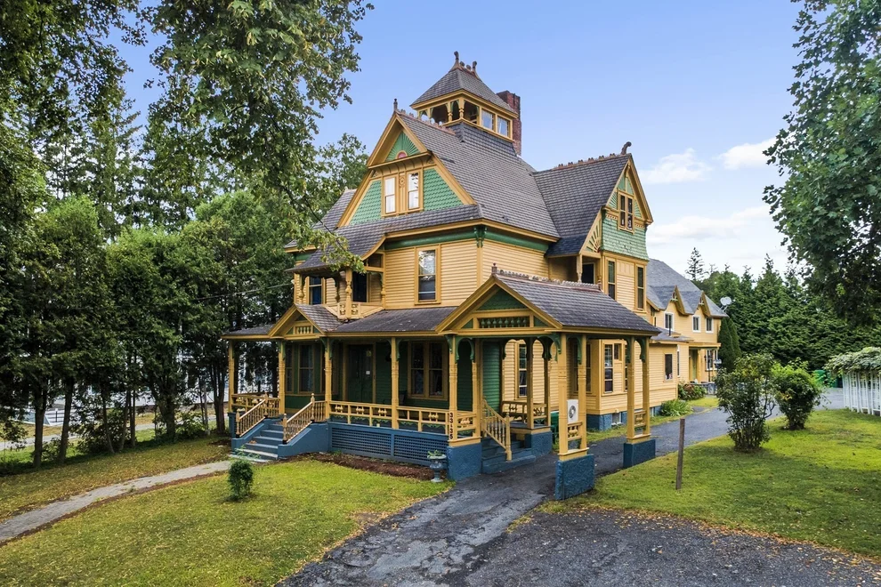 Unit for sale at 33-35 Prescott St, Clinton, MA 01510