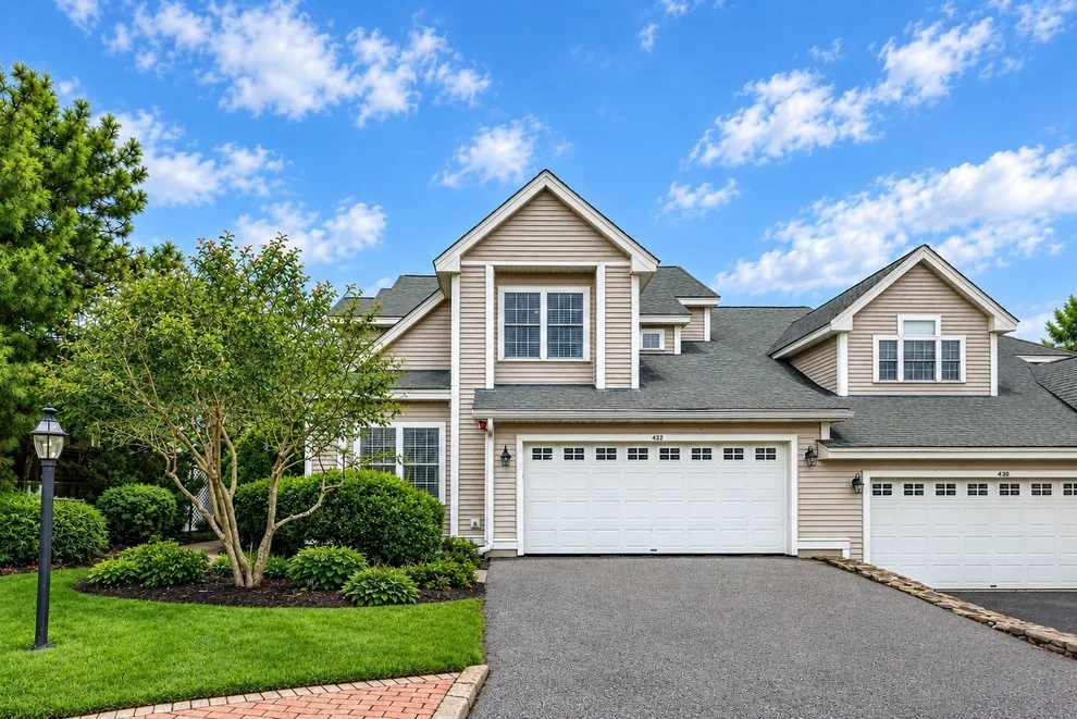 Unit for sale at 432 Boxwood Ln, Clinton, MA 01510