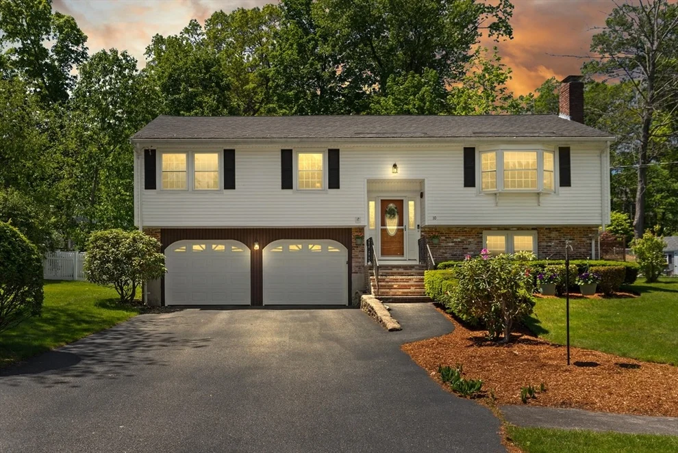 Unit for sale at 10 Lisa Lane, Reading, MA 01867