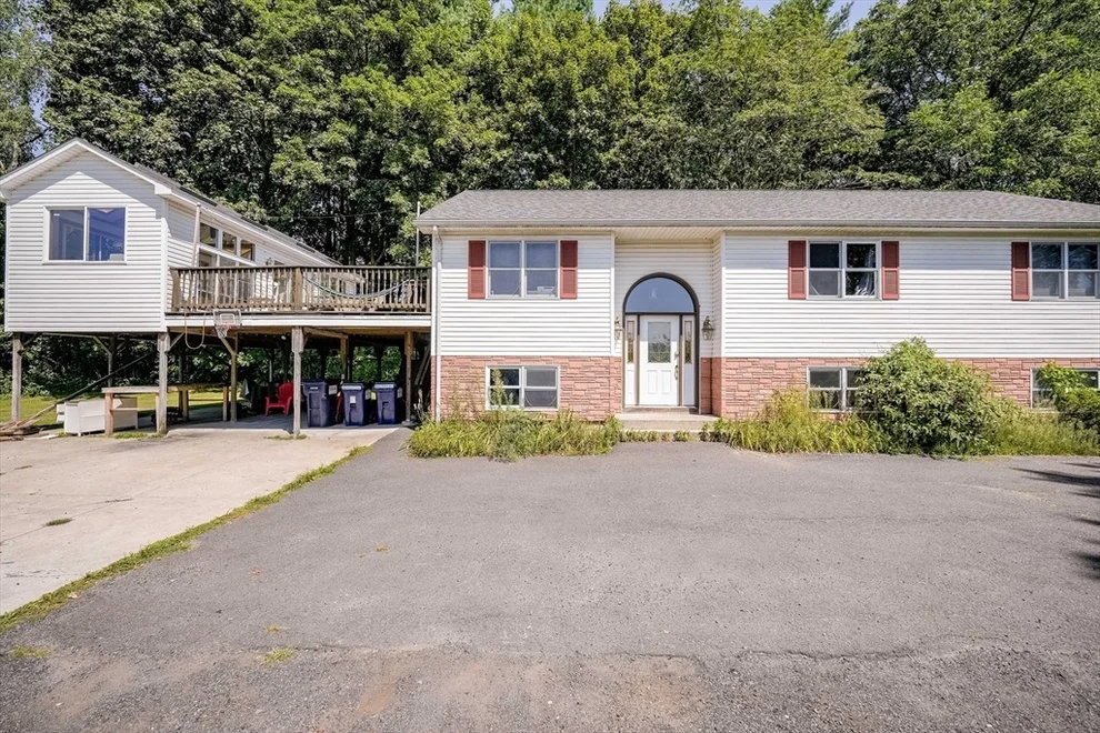 Unit for sale at 39 Valley Lane, Amherst, MA 01002