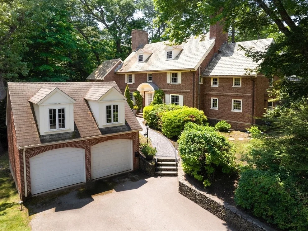Unit for sale at 86 Waban Ave, Newton, MA 02468