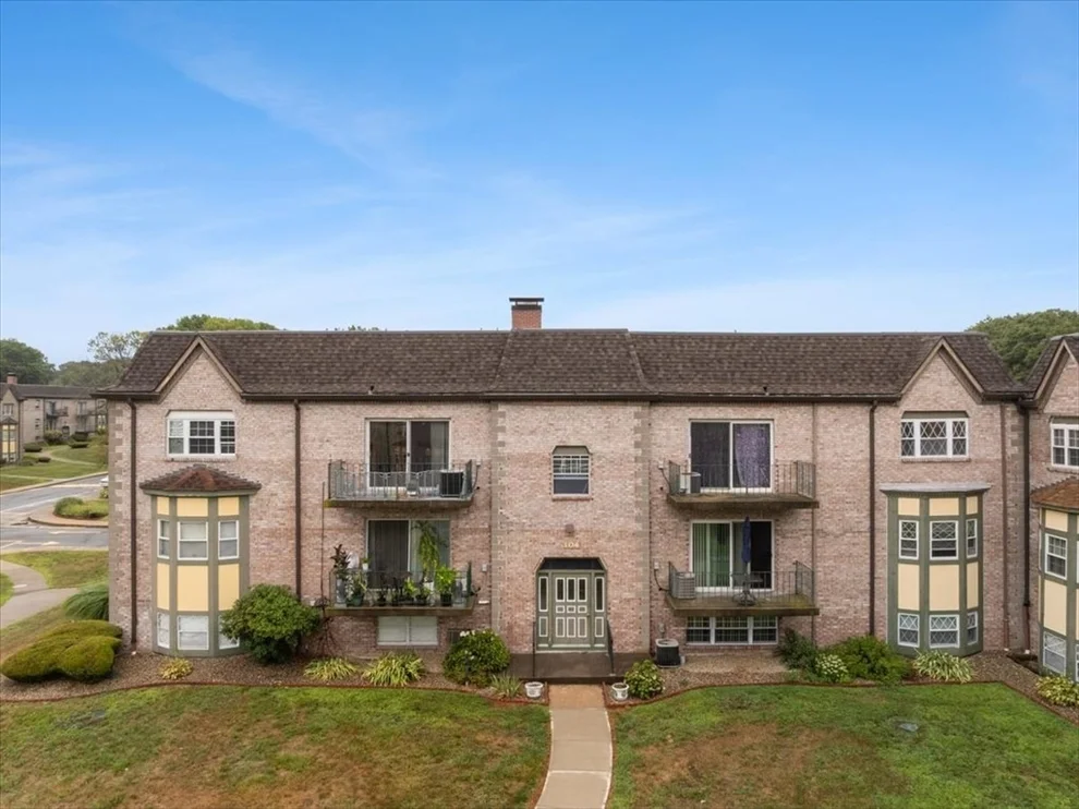 Unit for sale at 104 Oak Lane, Brockton, MA 02301