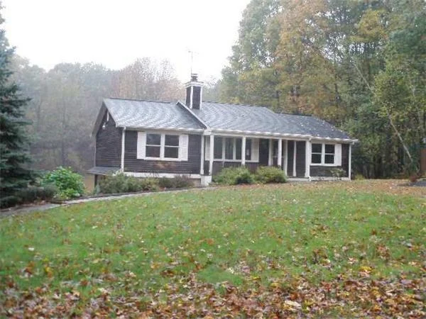 Unit for sale at 7 Hisgen Rd, Holland, MA 01521