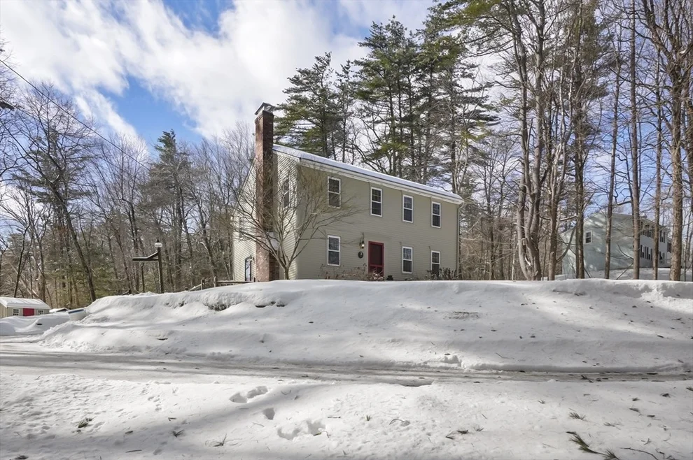 Unit for sale at 3 Mount Jefferson Rd, Hubbardston, MA 01452