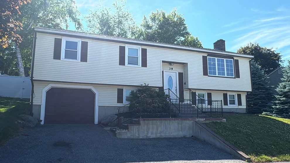 Unit for sale at 39 Westport Rd, Worcester, MA 01605