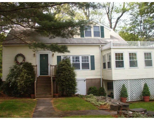 Unit for sale at 104 Jersey St, Marblehead, MA 01945