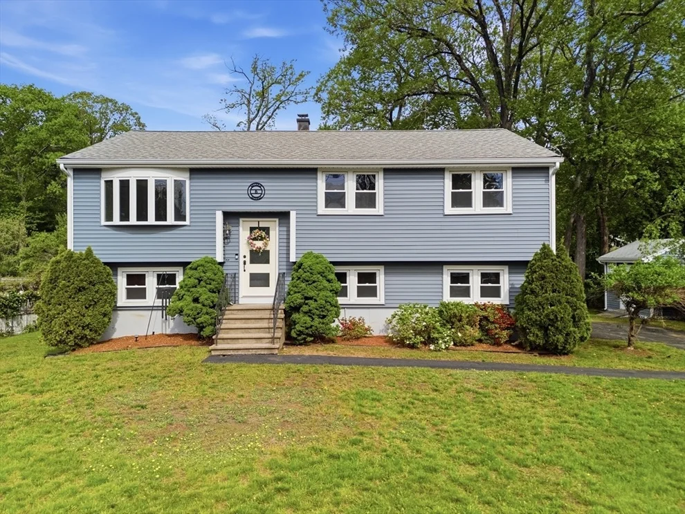 Unit for sale at 6 Valerie Ave, Billerica, MA 01821