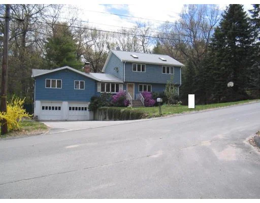Unit for sale at 7 Dolores Dr., Burlington, MA 01803