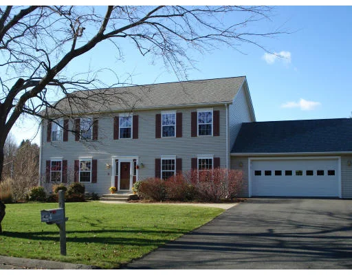 Unit for sale at 4 Teawaddle Lane, Amherst, MA 01002