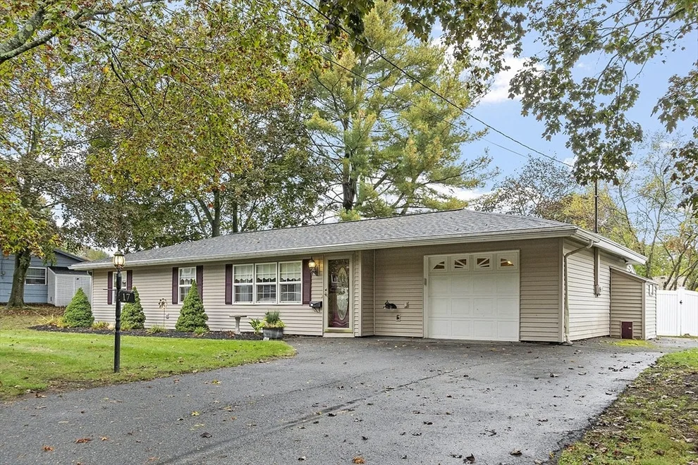 Unit for sale at 17 Trask  Rd, Peabody, MA 01960