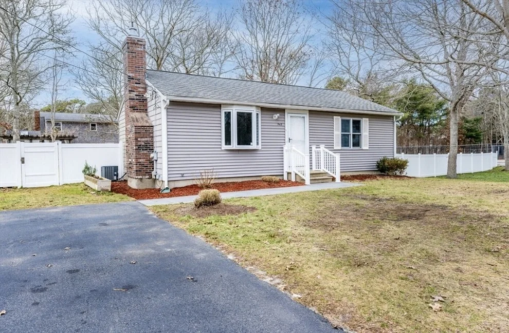 Unit for sale at 545 Lincoln Road Ext, Barnstable, MA 02601