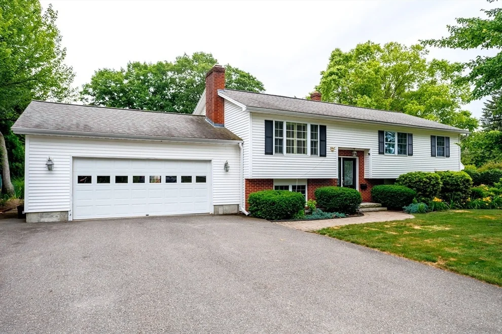 Unit for sale at 9 Crystal Ave, Leominster, MA 01453