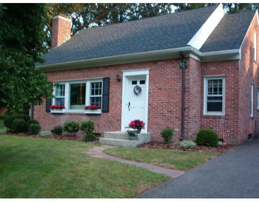 Unit for sale at 25 Fellsmere, Springfield, MA 01119