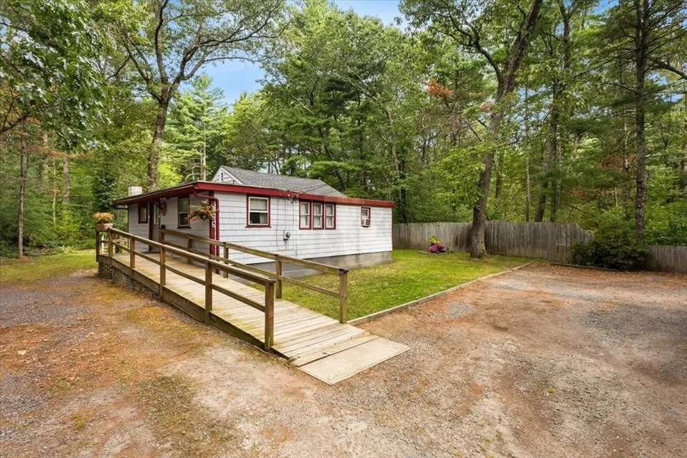 Unit for sale at 186 Mechanic St, Foxboro, MA 02035