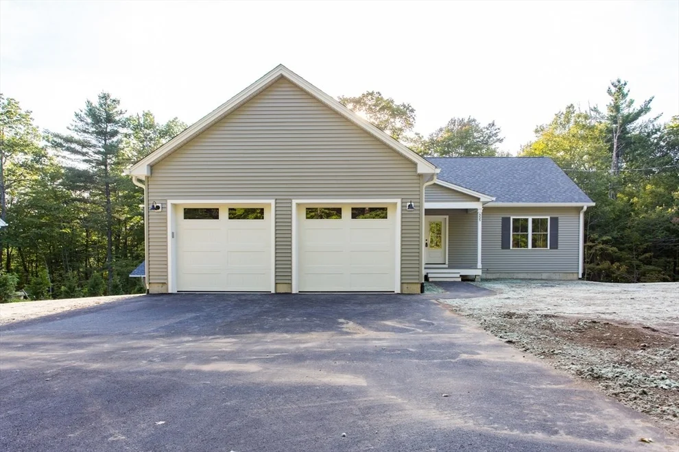 Unit for sale at 455 Cronin Rd, Warren, MA 01083