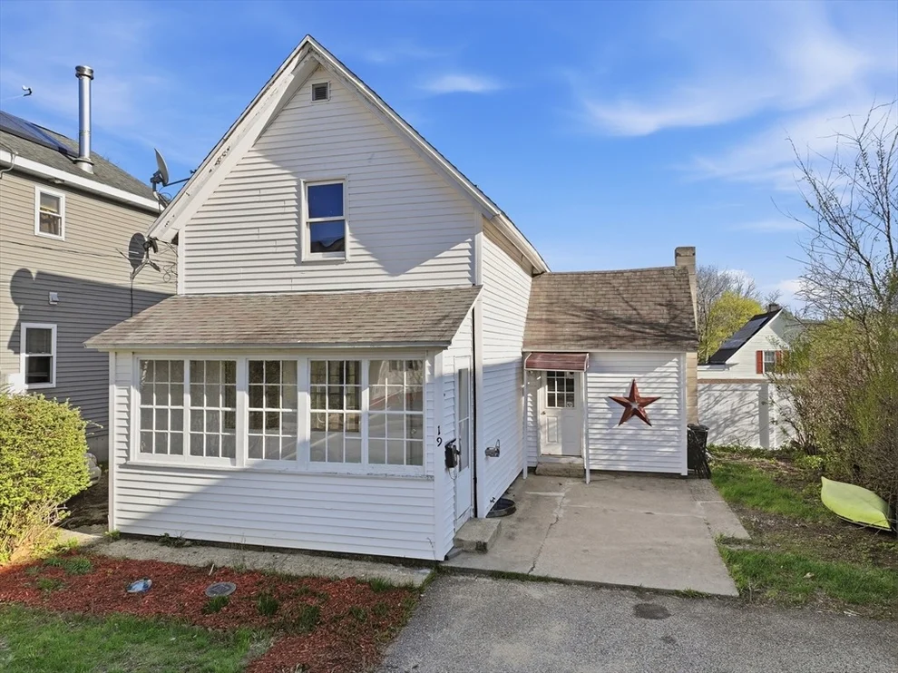 Unit for sale at 19 Essex St, Athol, MA 01331