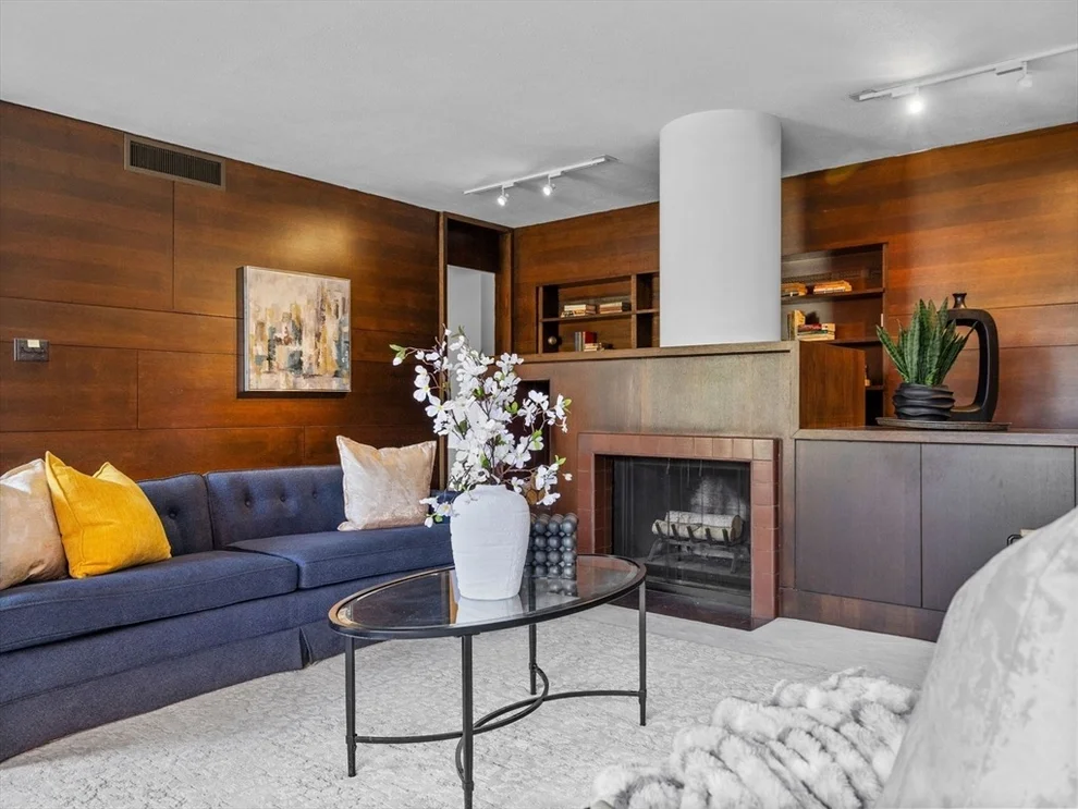 Unit for sale at 85 Grove St, Wellesley, MA 02482
