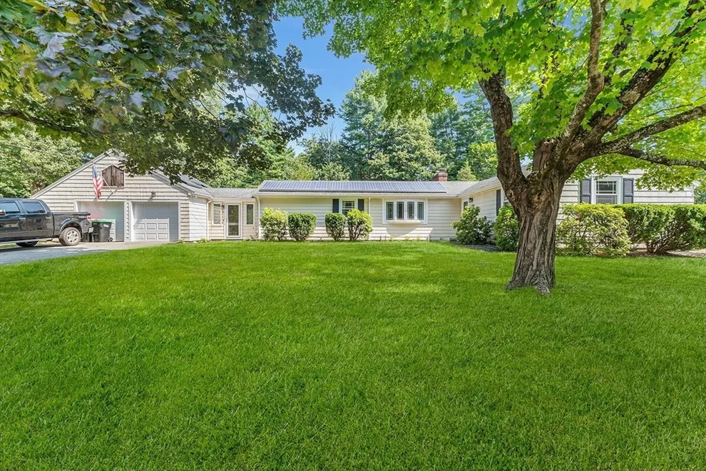 Unit for sale at 16 Elizabeth St, Plainville, MA 02762