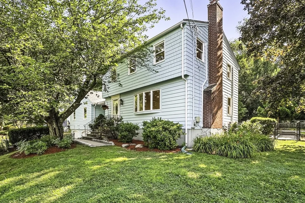 Unit for sale at 7 Kings Grant Rd, Westborough, MA 01581